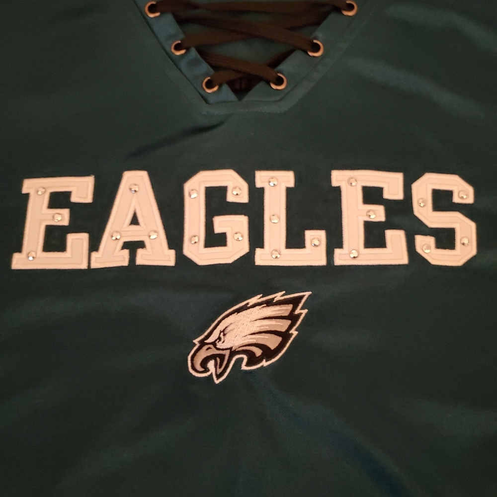 Woman's Philadelphia Eagles Shirt